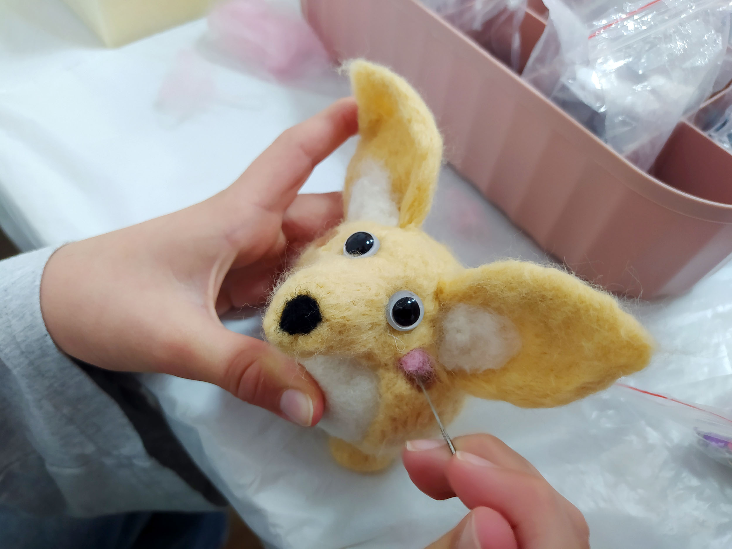 Создание лисички из шерсти