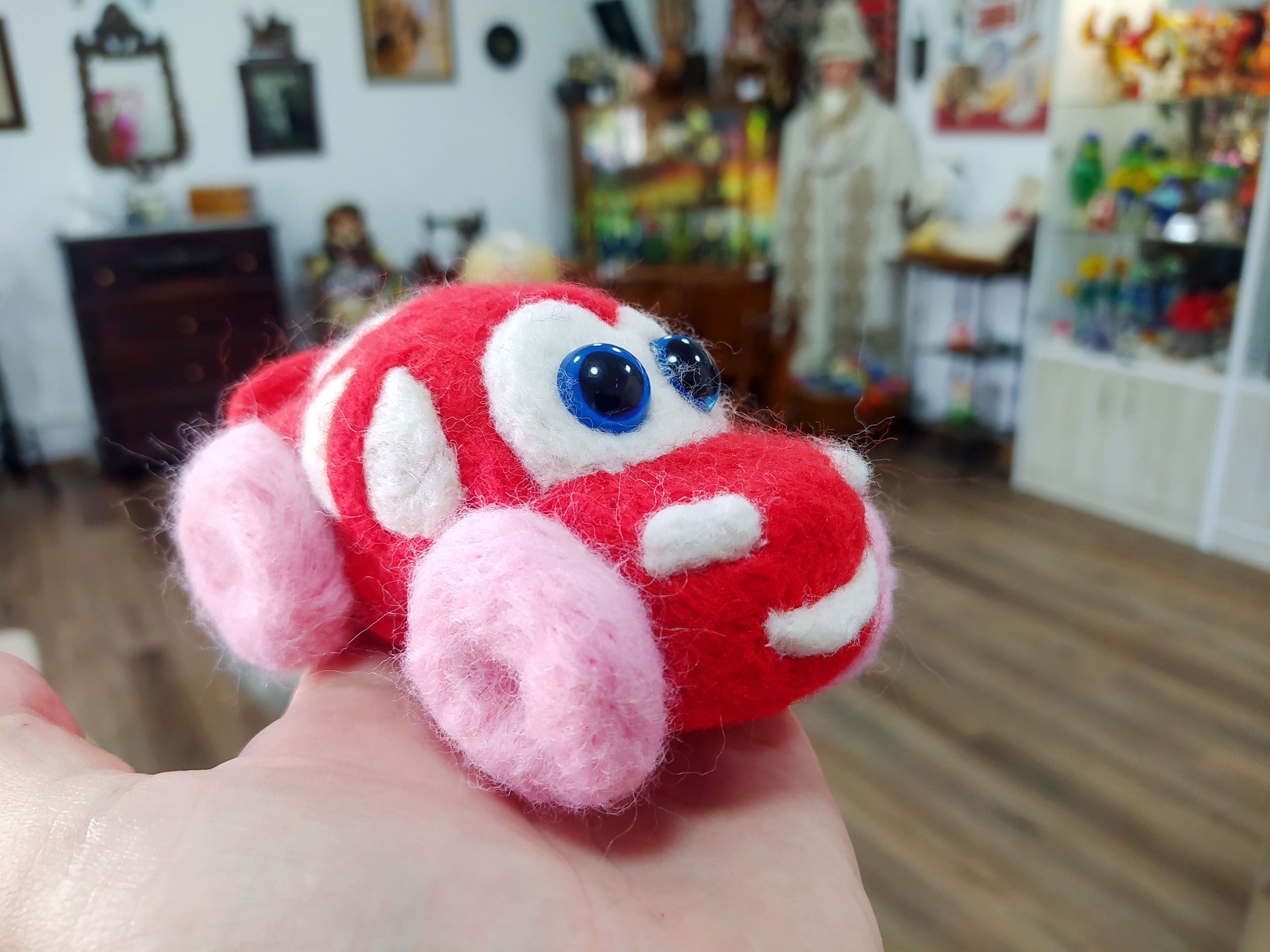 Машинка из шерсти